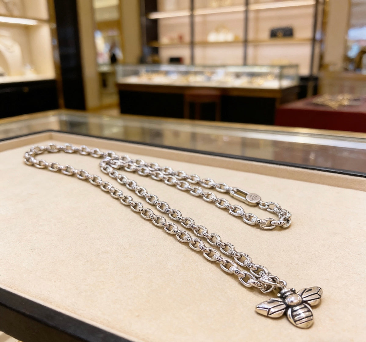Gucci Anger Forest Interlocking G Antique Silver-Tone Bee Silver-Tone Antiqued Necklace - album image 4