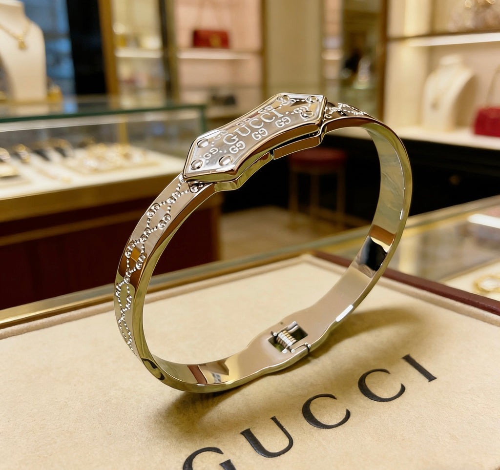 Gucci Anger Forest Interlocking G Antiqued Bangle - album image 4