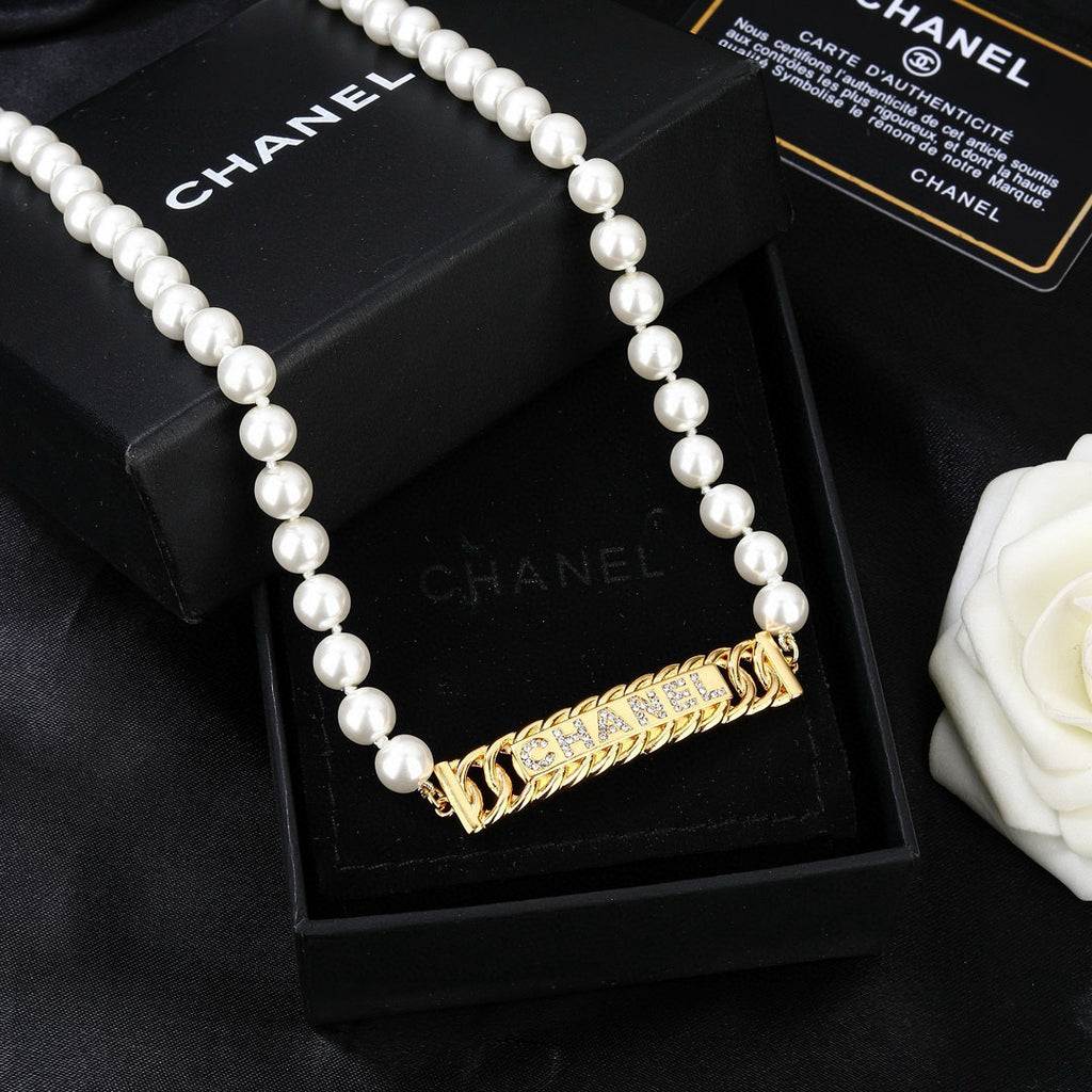 Chanel Pearl Chain Belt with Square CC Center - album image 3