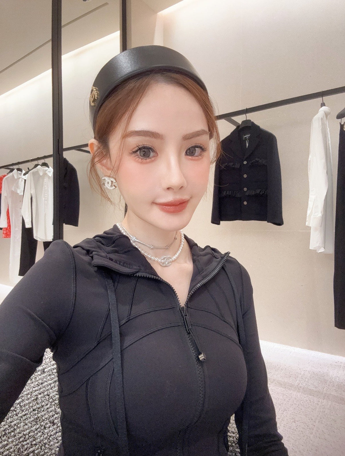 Chanel Interlocking C Gold-Tone Headband - album image 7