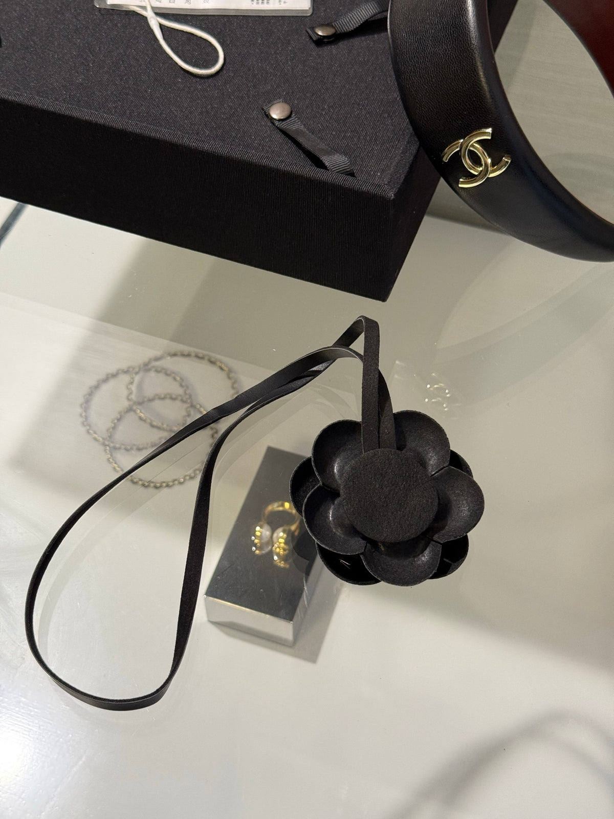 Chanel Interlocking C Camellia Key Gold-Tone Black Keychain - album image 6