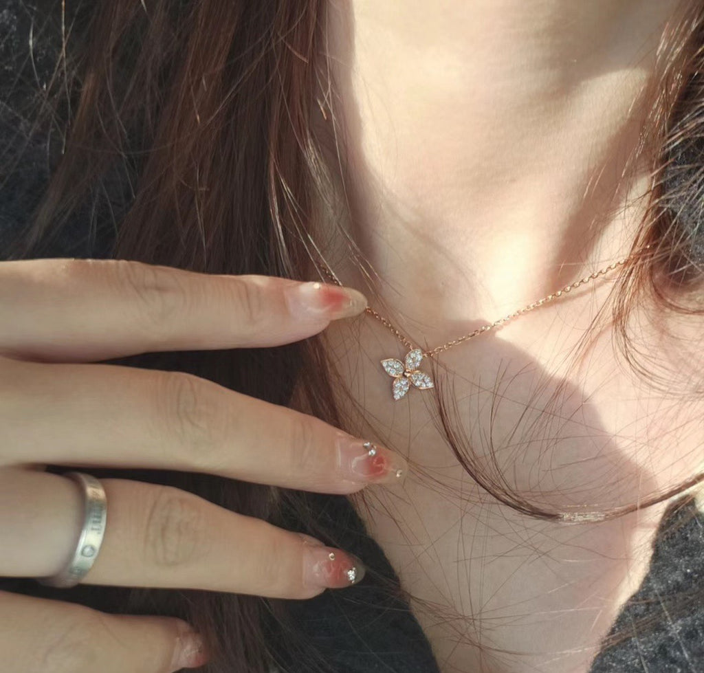 Louis Vuitton Clover Necklace - album image 3