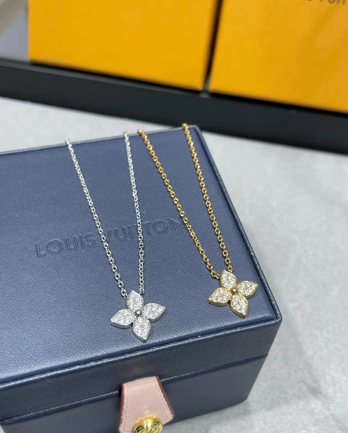 Louis Vuitton Clover Necklace - album image 8