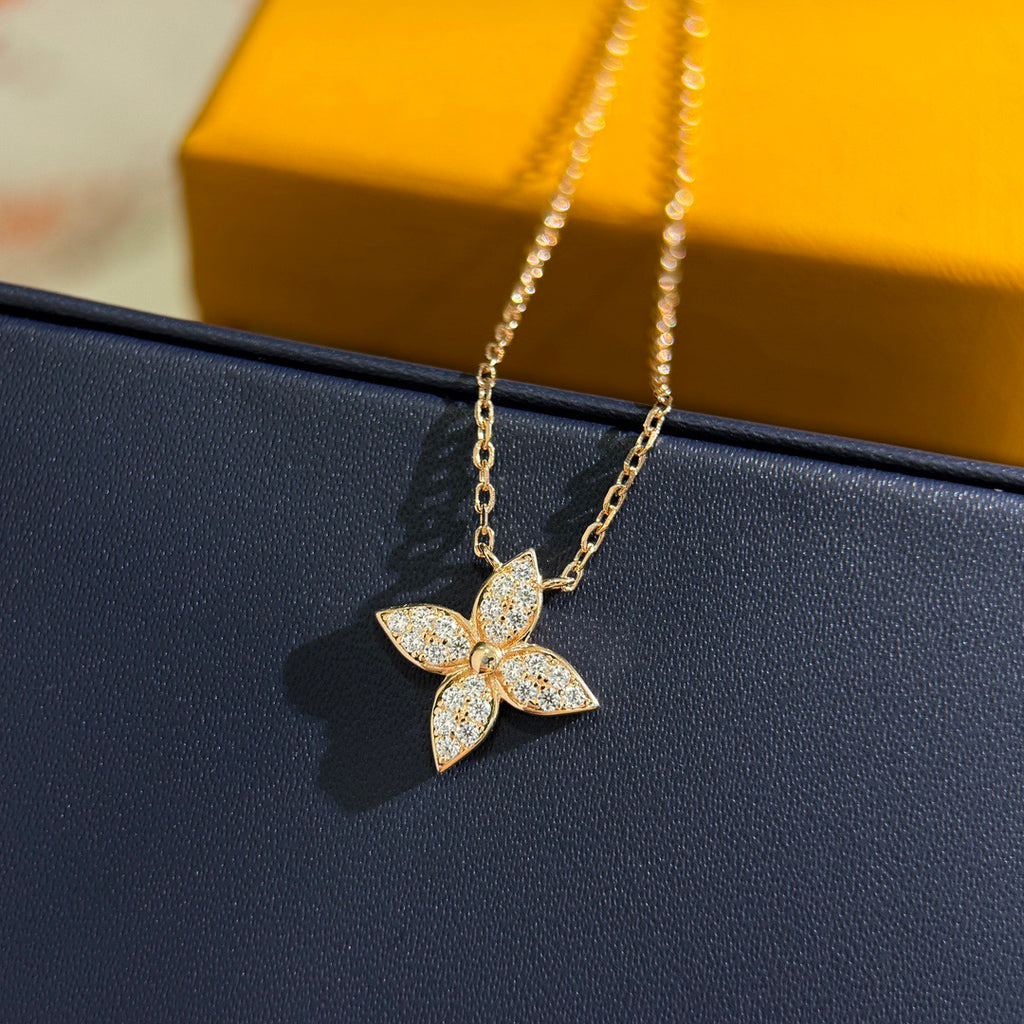 Louis Vuitton Clover Necklace - album image 5