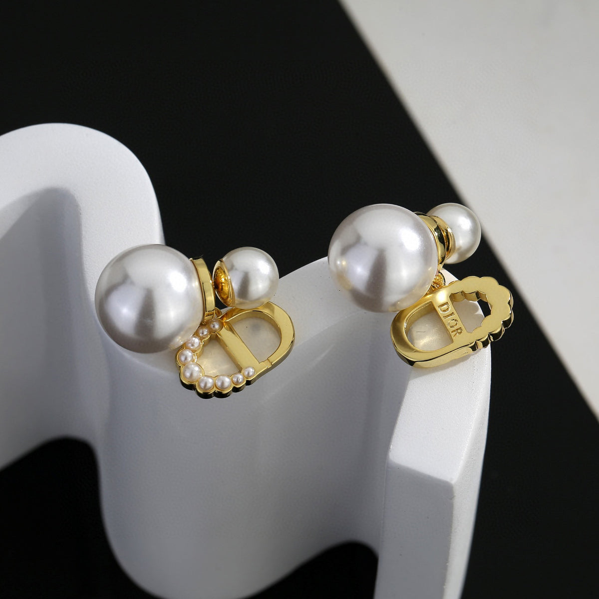 Dior CD Pearl-Look Cluster Earrings - product image 5