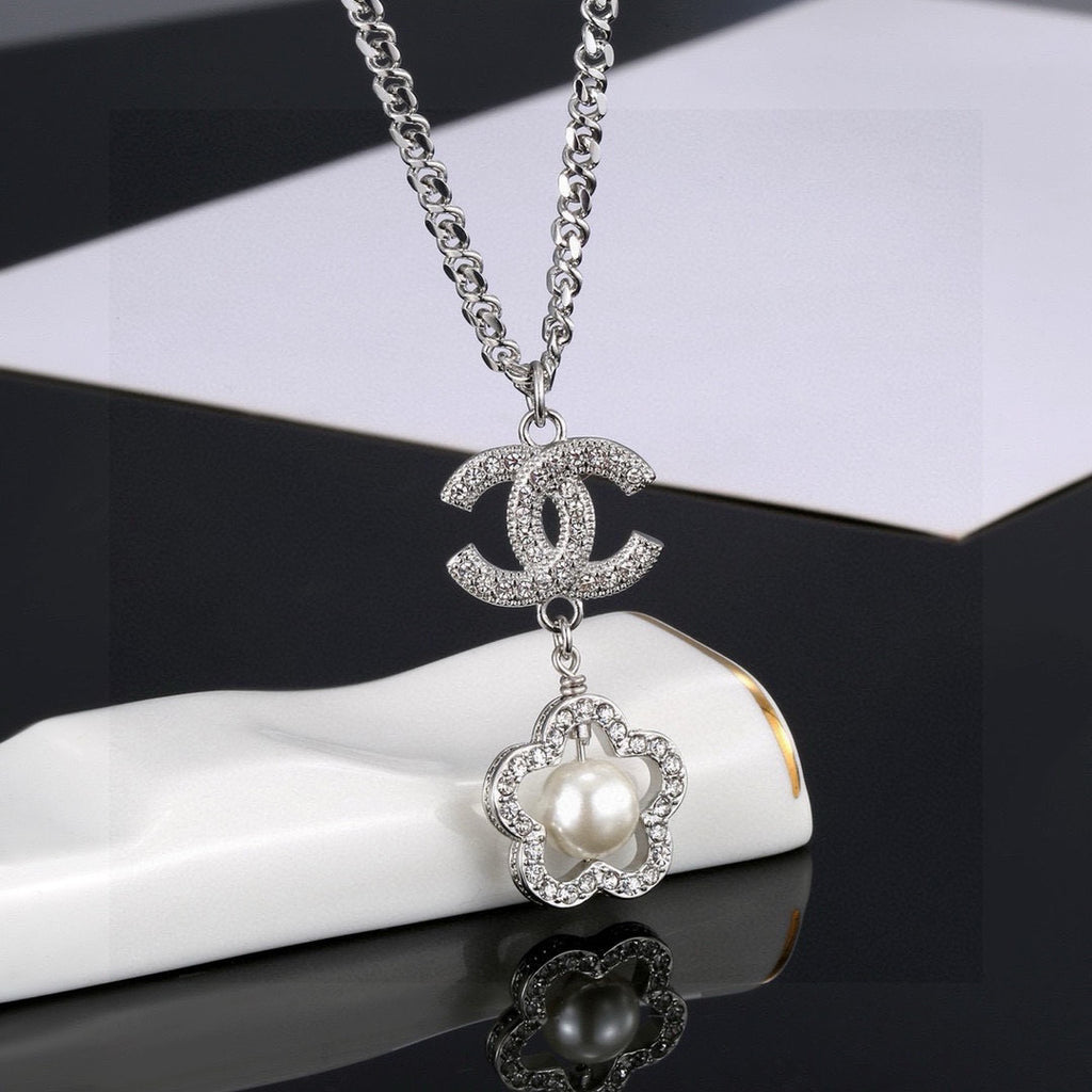Chanel Interlocking C Camellia Pearl Flower Star Necklace - album image 2