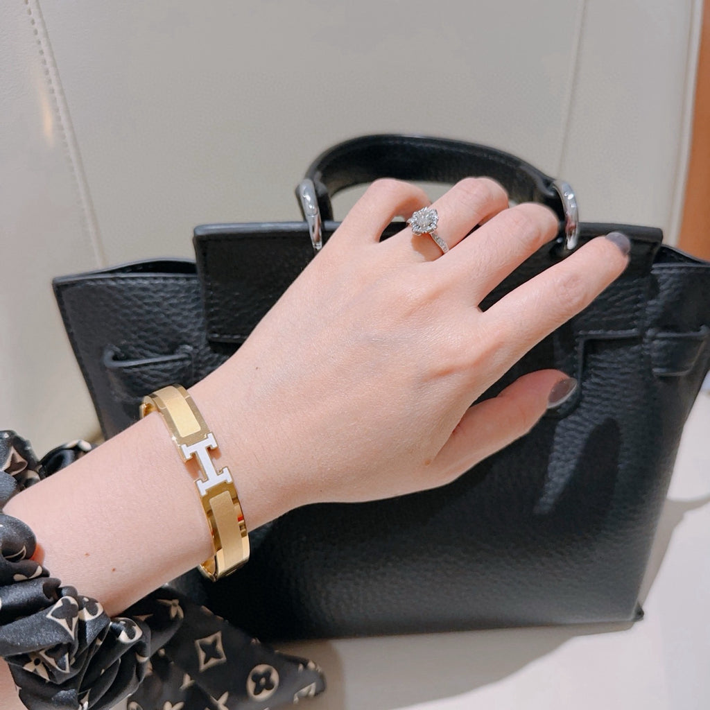 Hermès White Leather Gold-Tone H Bracelet - album image 3