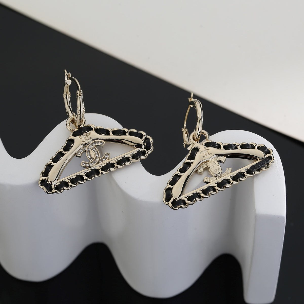 Chanel Gold-Tone Openwork Fan Drop Earrings - album image 3