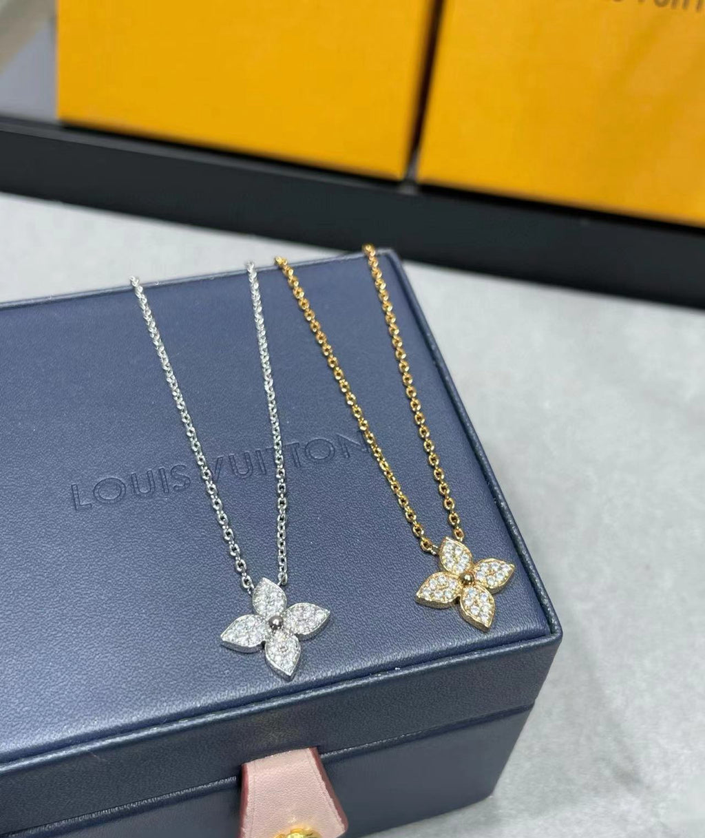 Louis Vuitton Clover Necklace - album image 1