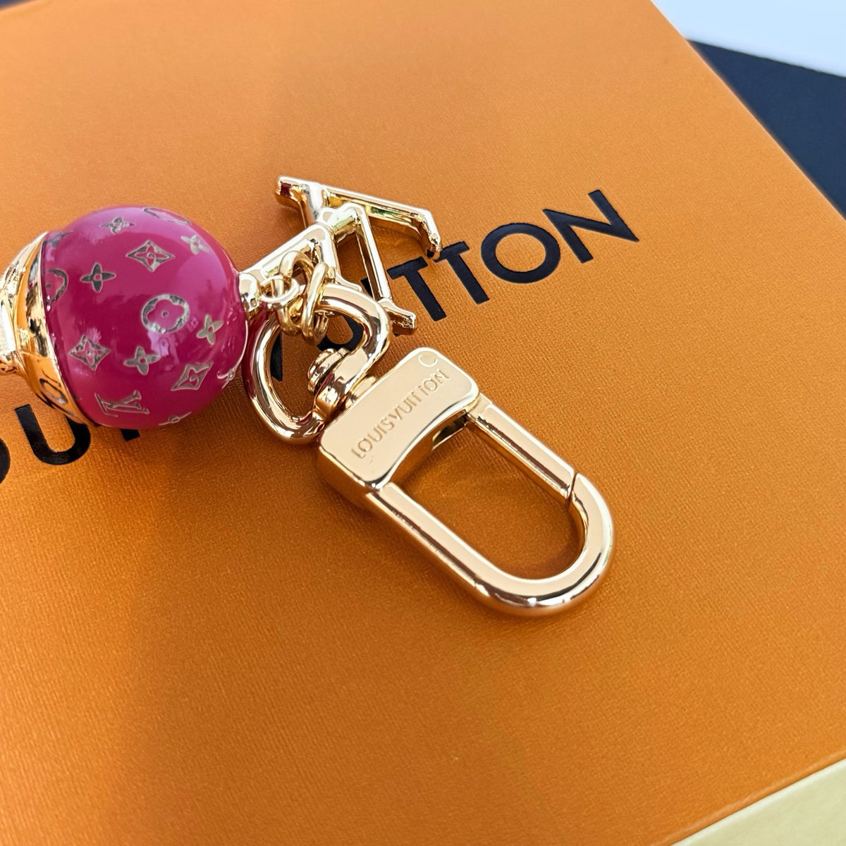 Louis Vuitton Multicolor Monogram LV Letter Keychain - album image 8