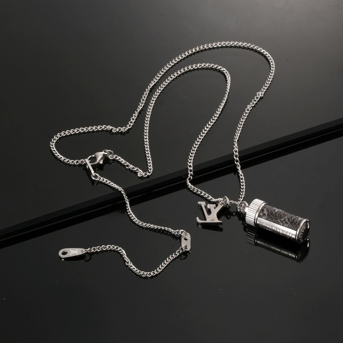 Louis Vuitton Sculpture Monogram V Letter LV Letter Perfume Bottle Chain Necklace - album image 4