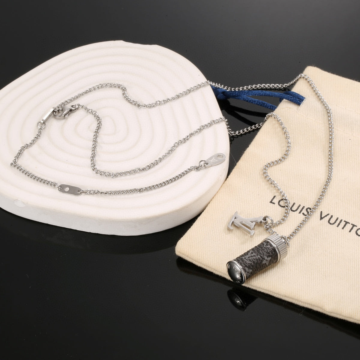 Louis Vuitton Sculpture Monogram V Letter LV Letter Perfume Bottle Chain Necklace - album image 7