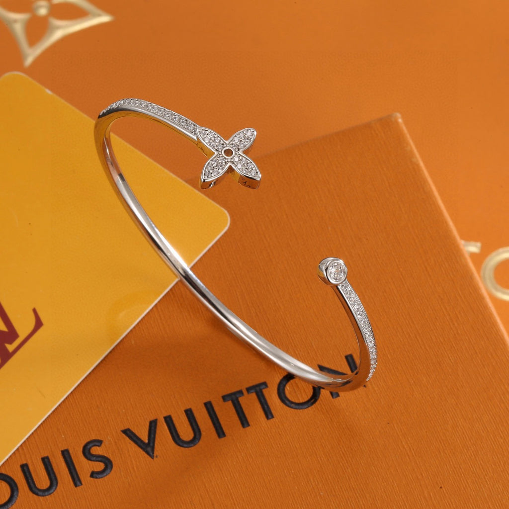 Louis Vuitton Clover Bangle - album image 1