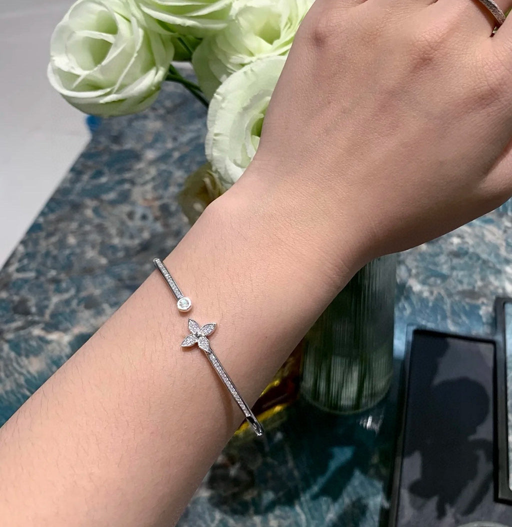 Louis Vuitton Clover Bangle - album image 5