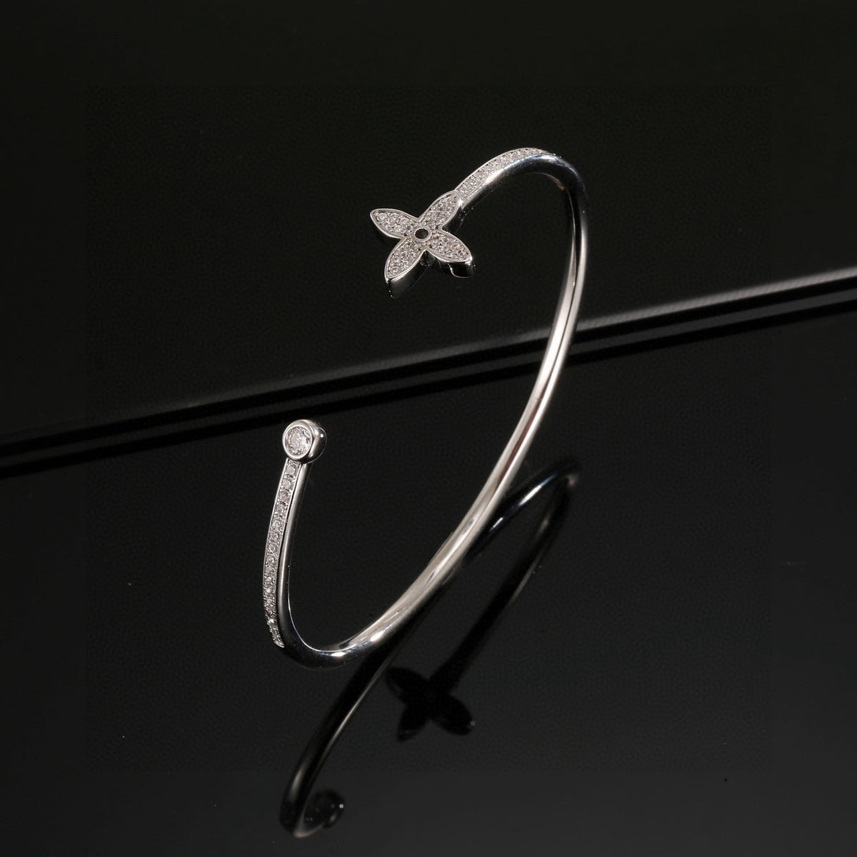 Louis Vuitton Clover Bangle - album image 3