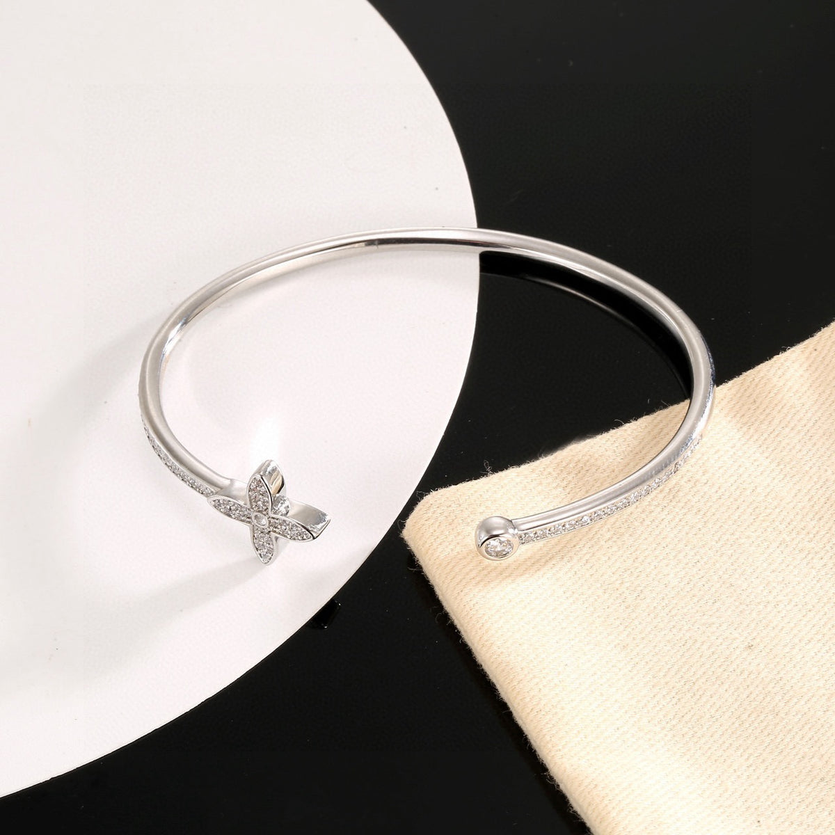 Louis Vuitton Clover Bangle - album image 8