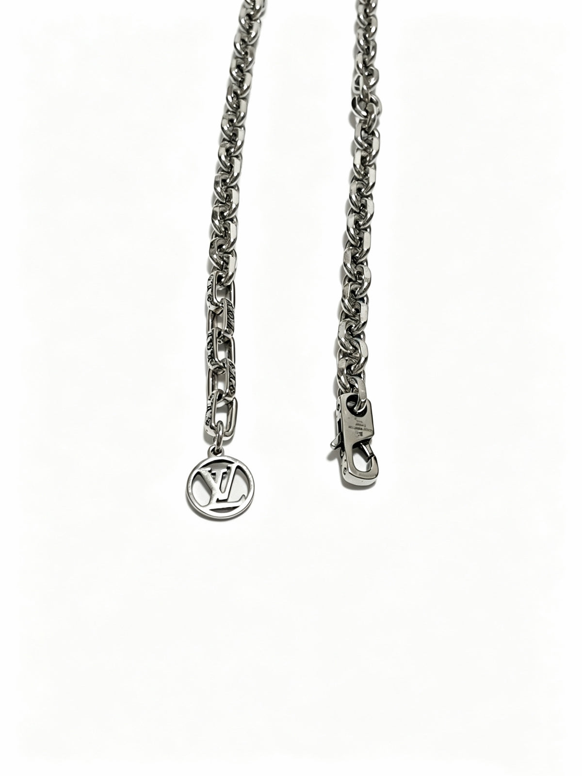Louis Vuitton Silver-Tone Antiqued Chain Necklace - album image 2