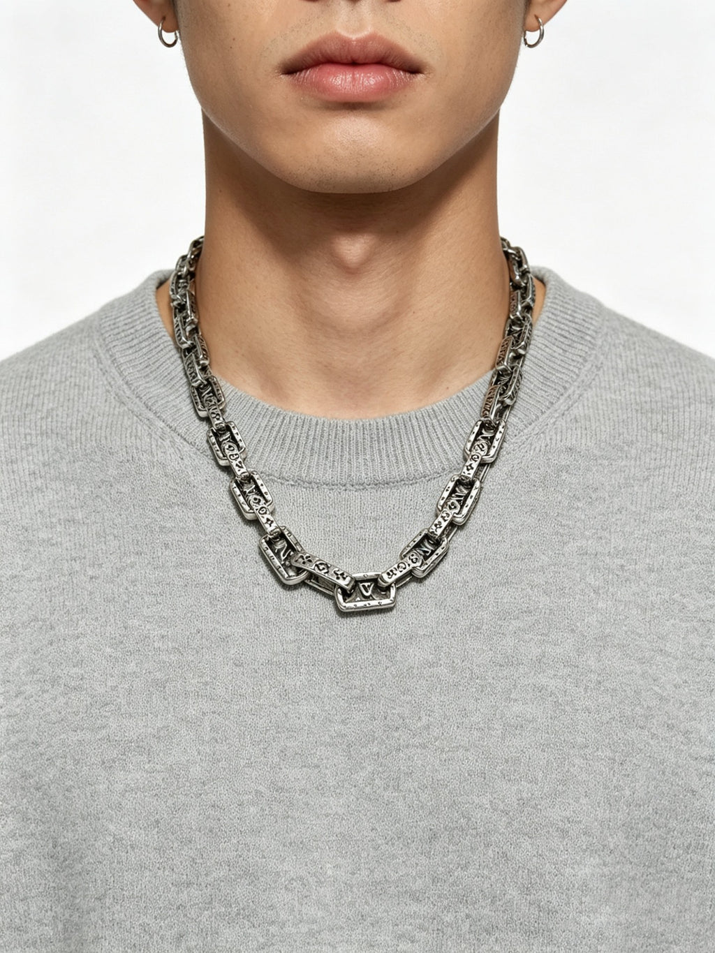 Louis Vuitton Silver-Tone Antiqued Chain Necklace - album image 4