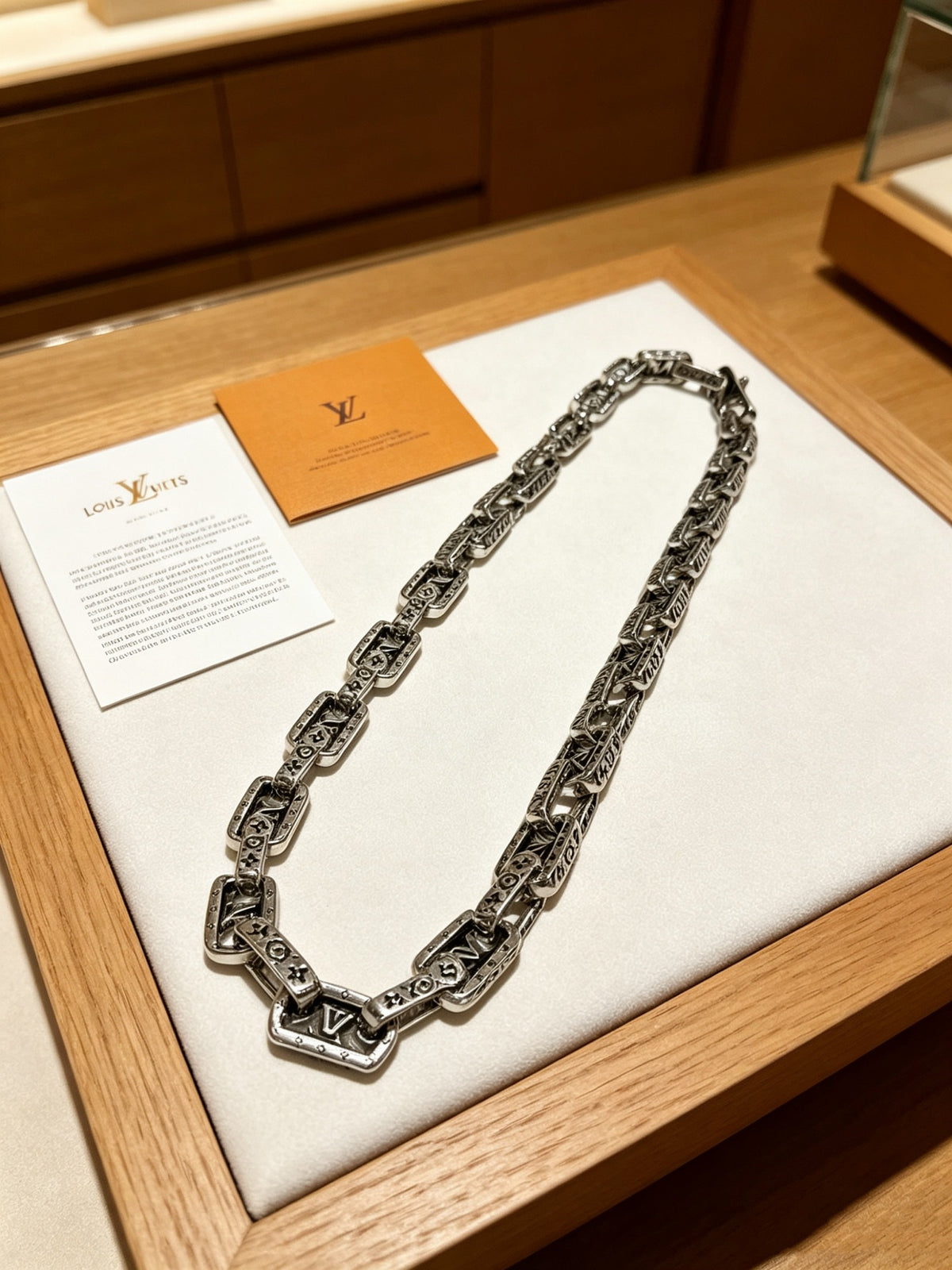 Louis Vuitton Silver-Tone Antiqued Chain Necklace - album image 6
