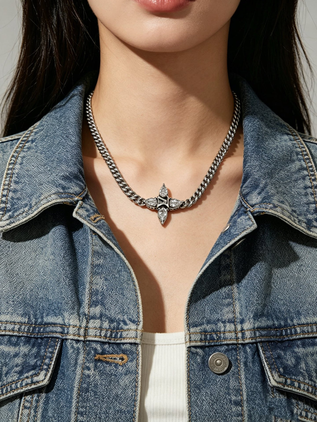 Louis Vuitton Silver-Tone Antiqued Chain Necklace - album image 4