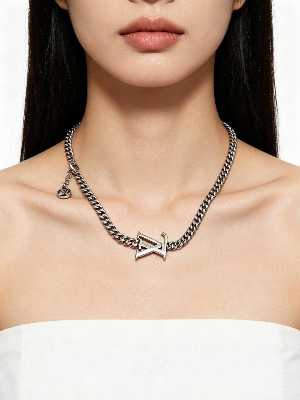 Louis Vuitton Silver-Tone Antiqued Chain Necklace - album image 4
