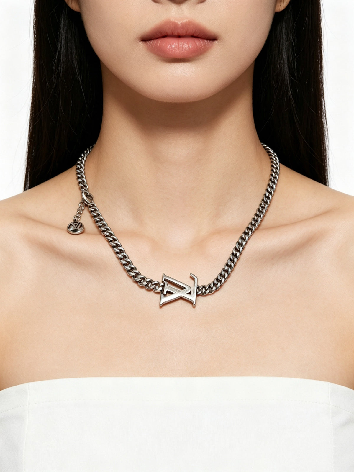 Louis Vuitton Silver-Tone Antiqued Chain Necklace - album image 4