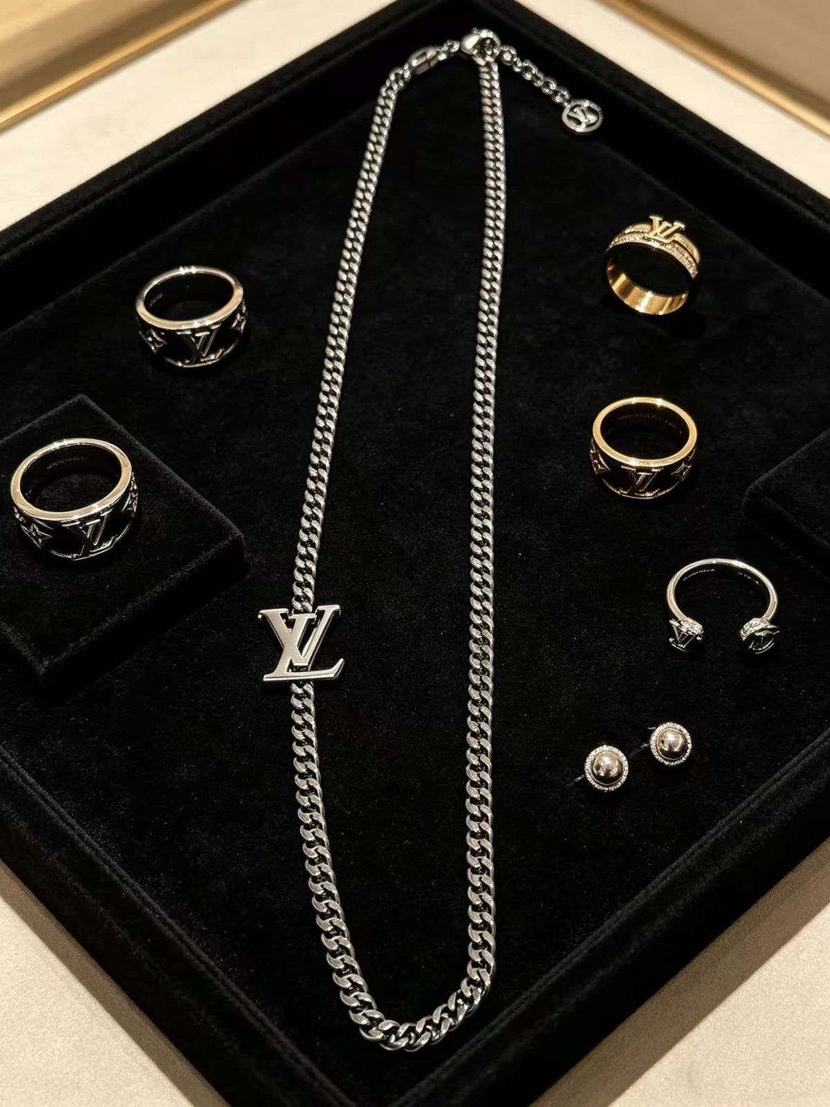 Louis Vuitton Silver-Tone Antiqued Chain Necklace - album image 7