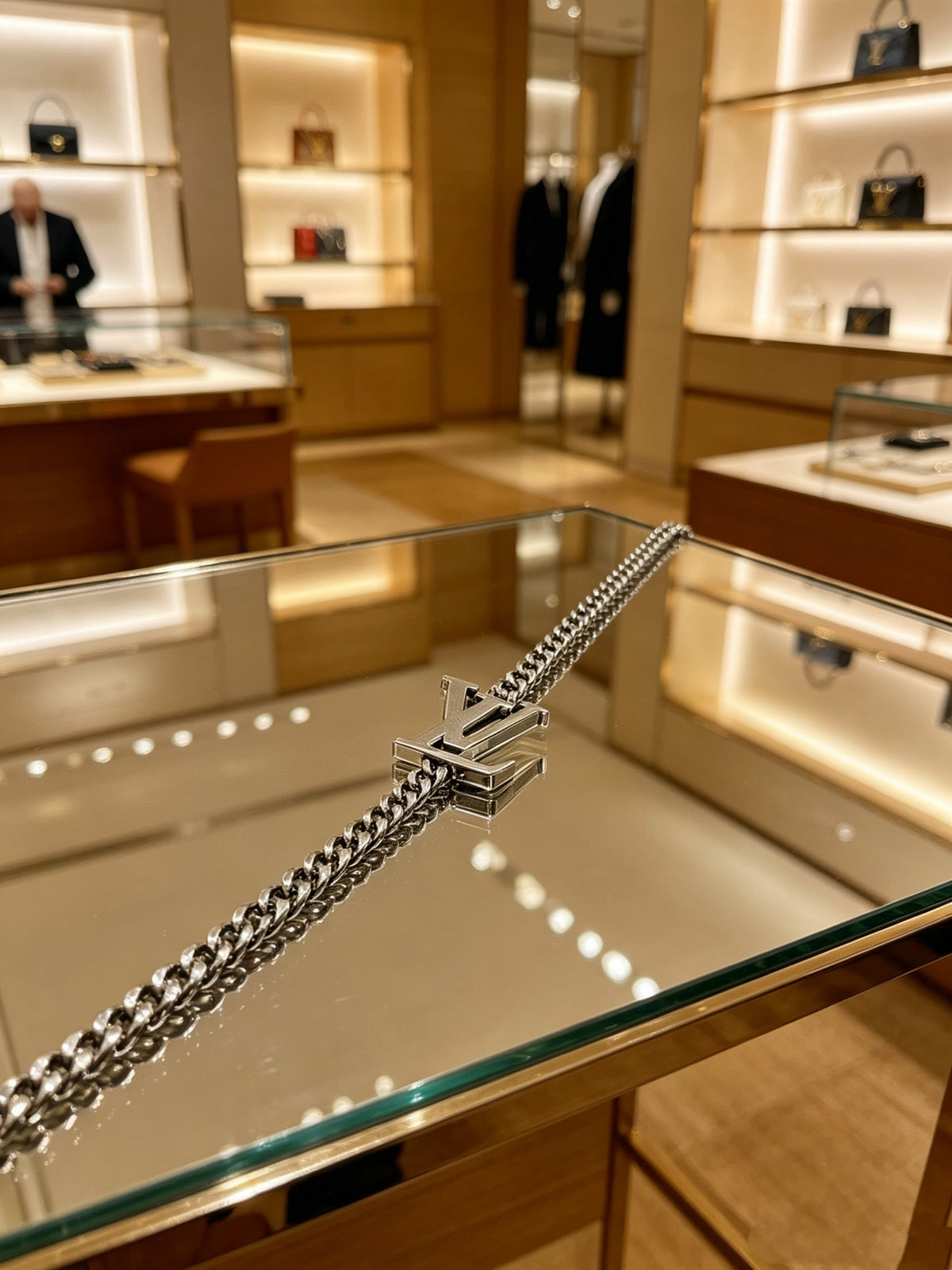 Louis Vuitton Silver-Tone Antiqued Chain Necklace - album image 10