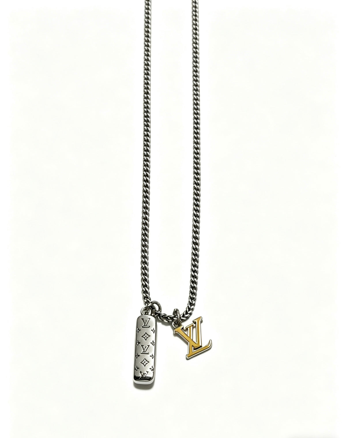 Louis Vuitton Silver-Tone Antiqued Chain Necklace - album image 3
