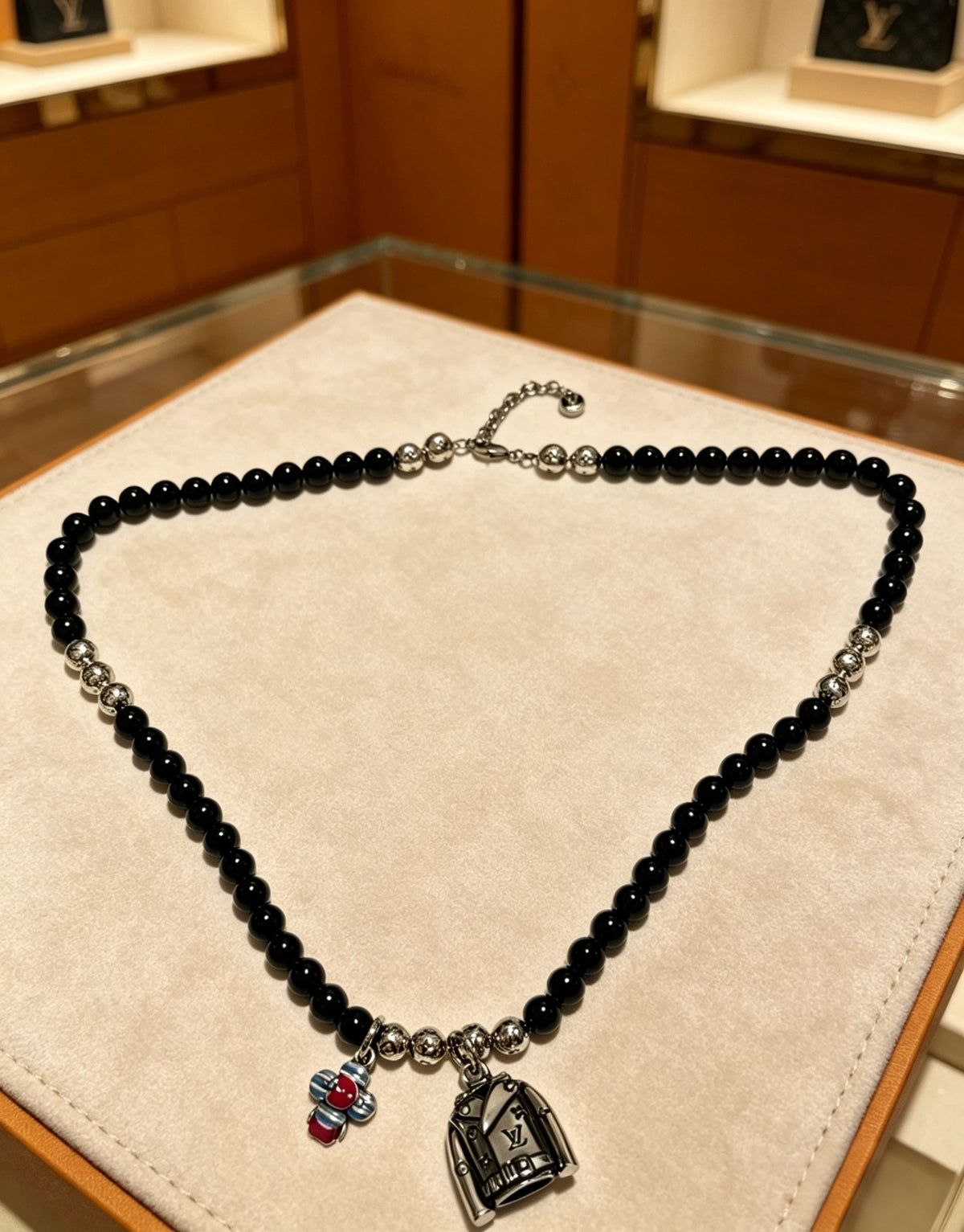 Louis Vuitton Silver-Tone Antiqued Chain Necklace - album image 8