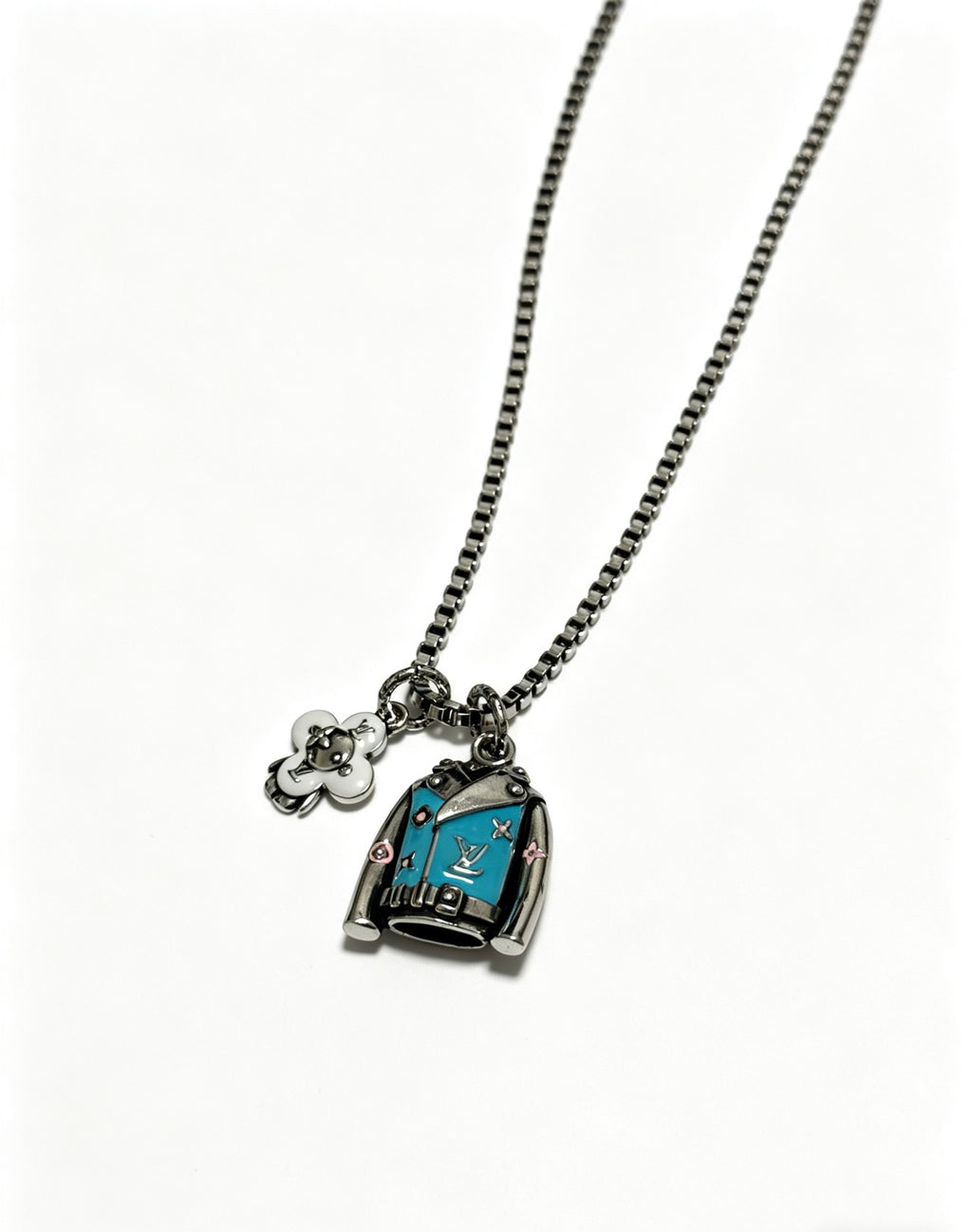 Louis Vuitton Silver-Tone Antiqued Chain Necklace - album image 4