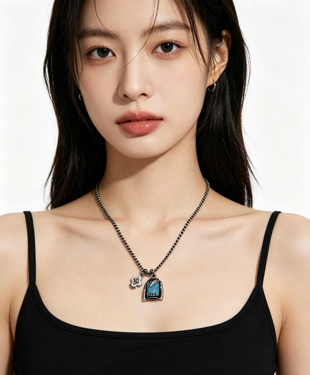 Louis Vuitton Silver-Tone Antiqued Chain Necklace - album image 5