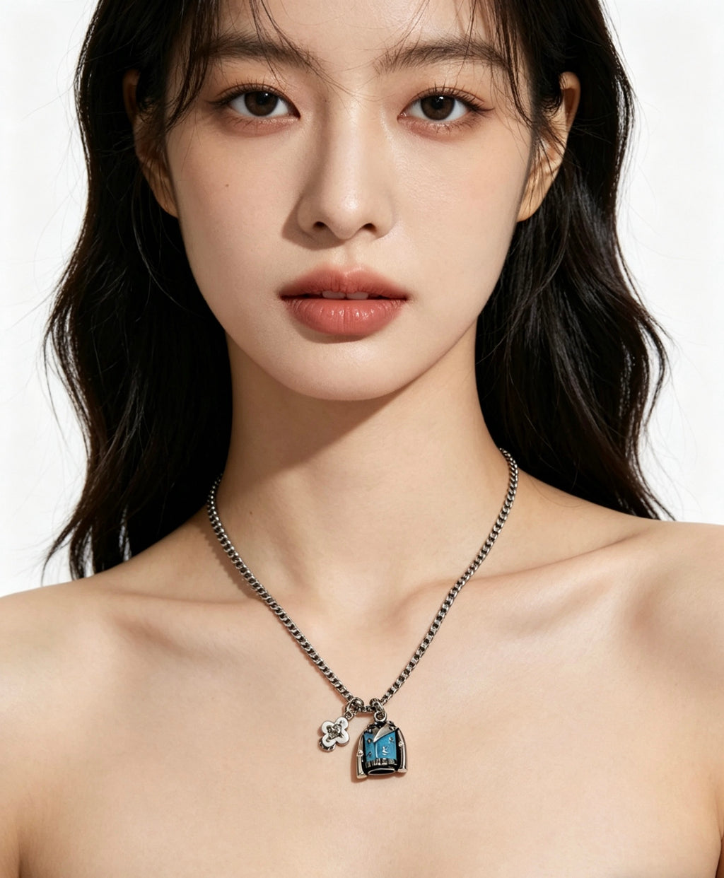 Louis Vuitton Silver-Tone Antiqued Chain Necklace - album image 6