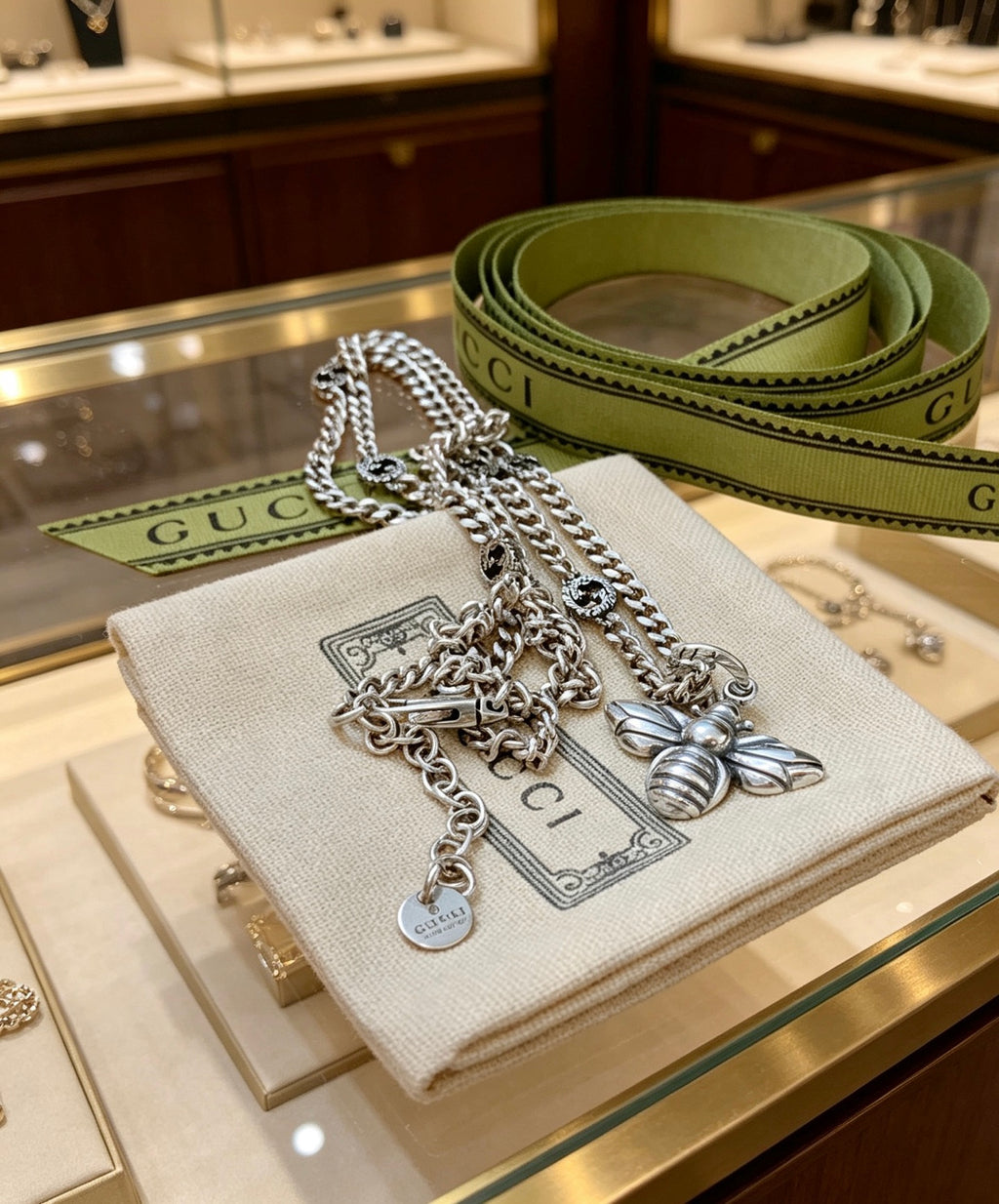 Gucci Anger Forest Interlocking G Bee Antiqued Chain Necklace - album image 7