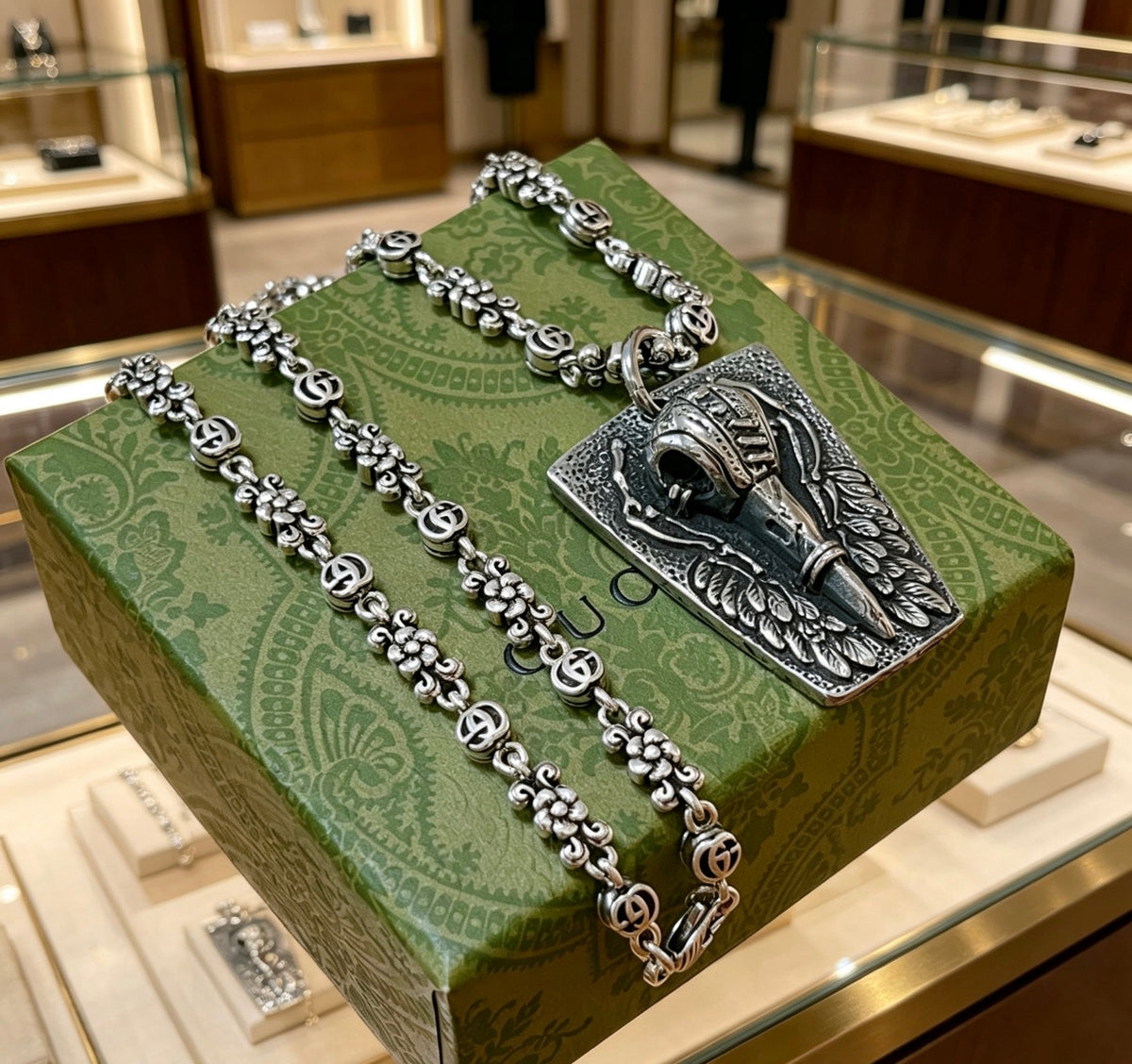 Gucci Anger Forest Interlocking G Antiqued Chain Necklace - album image 2
