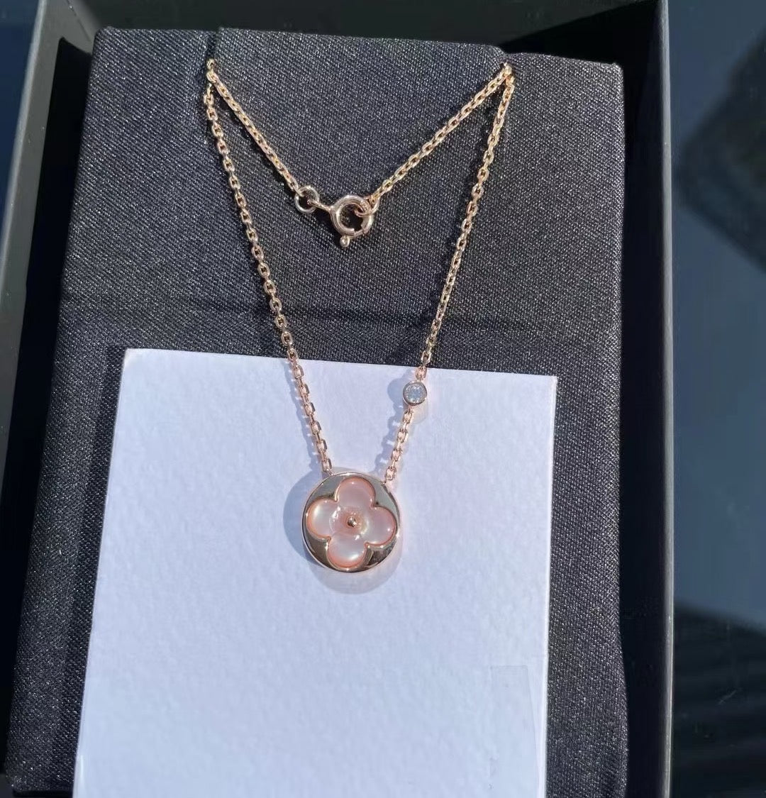 Louis Vuitton Single Flower Circular Necklace - album image 4
