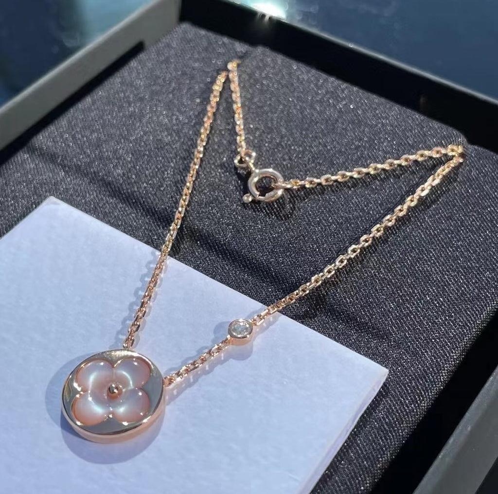Louis Vuitton Single Flower Circular Necklace - album image 3