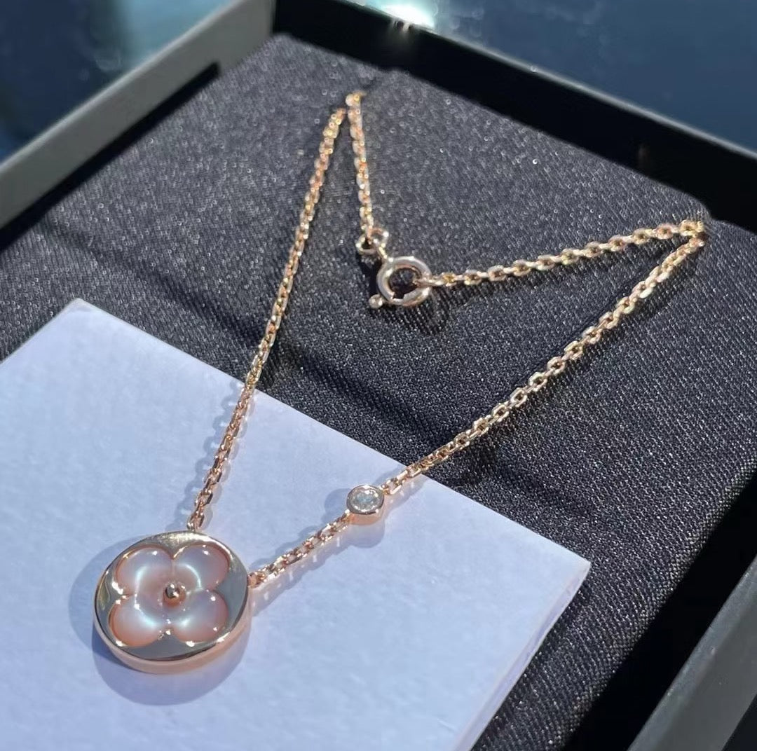 Louis Vuitton Single Flower Circular Necklace - album image 3