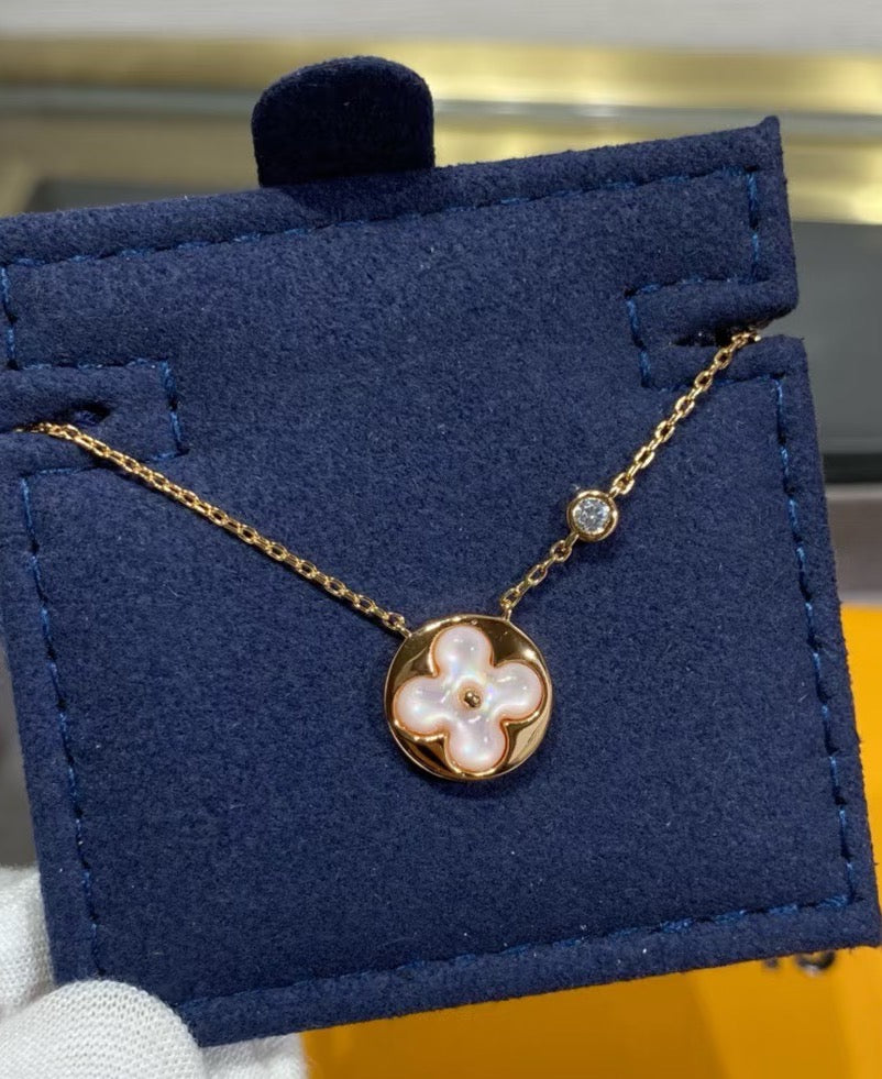 Louis Vuitton Single Flower Circular Necklace - album image 2