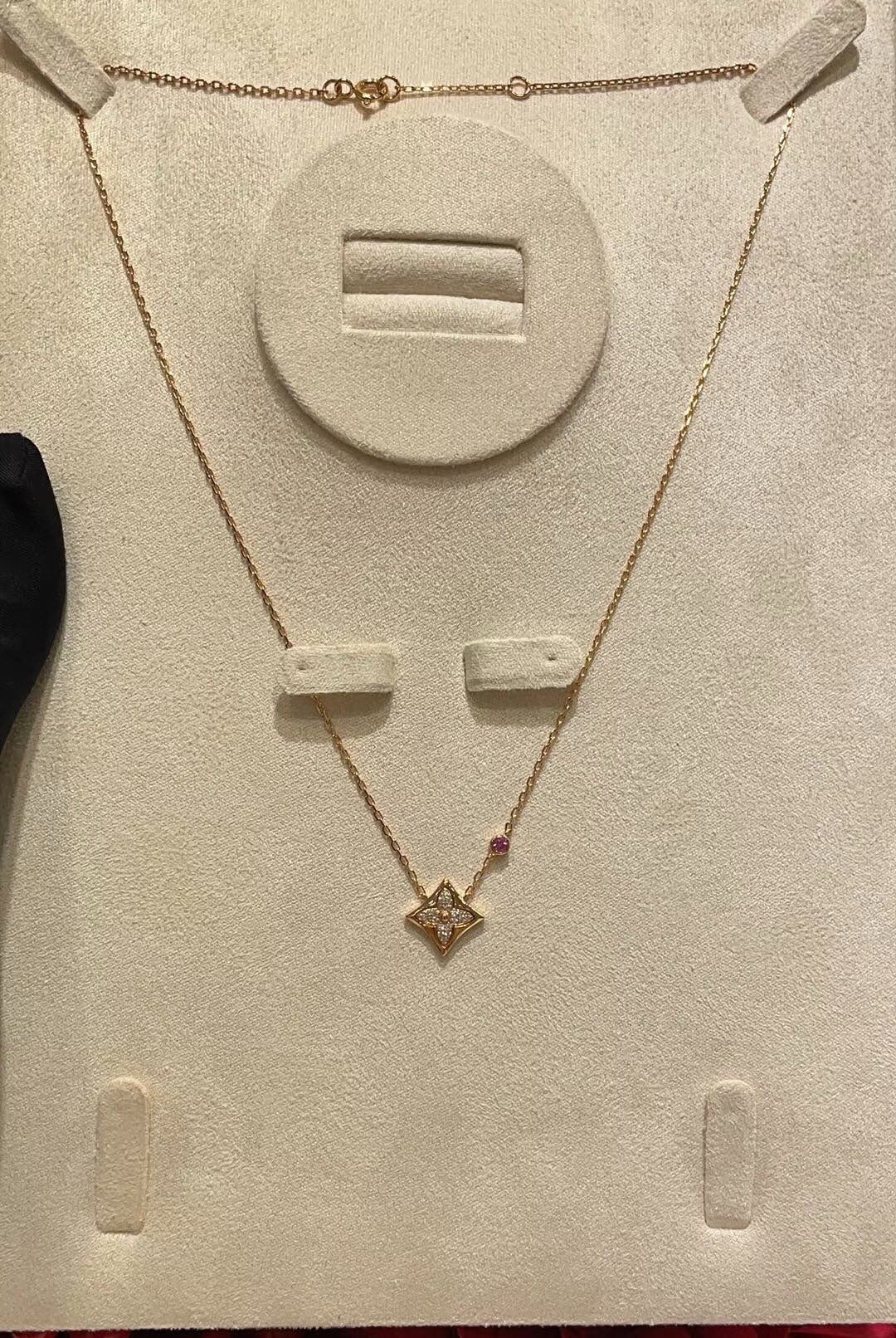 Louis Vuitton Pink Monogram Diamond-Shape Crystal Accent Necklace - album image 4