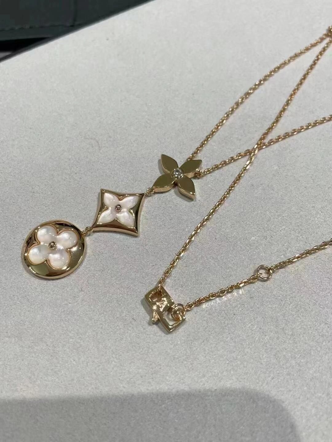 Louis Vuitton Color Blossom White Three-Flower Necklace - album image 3
