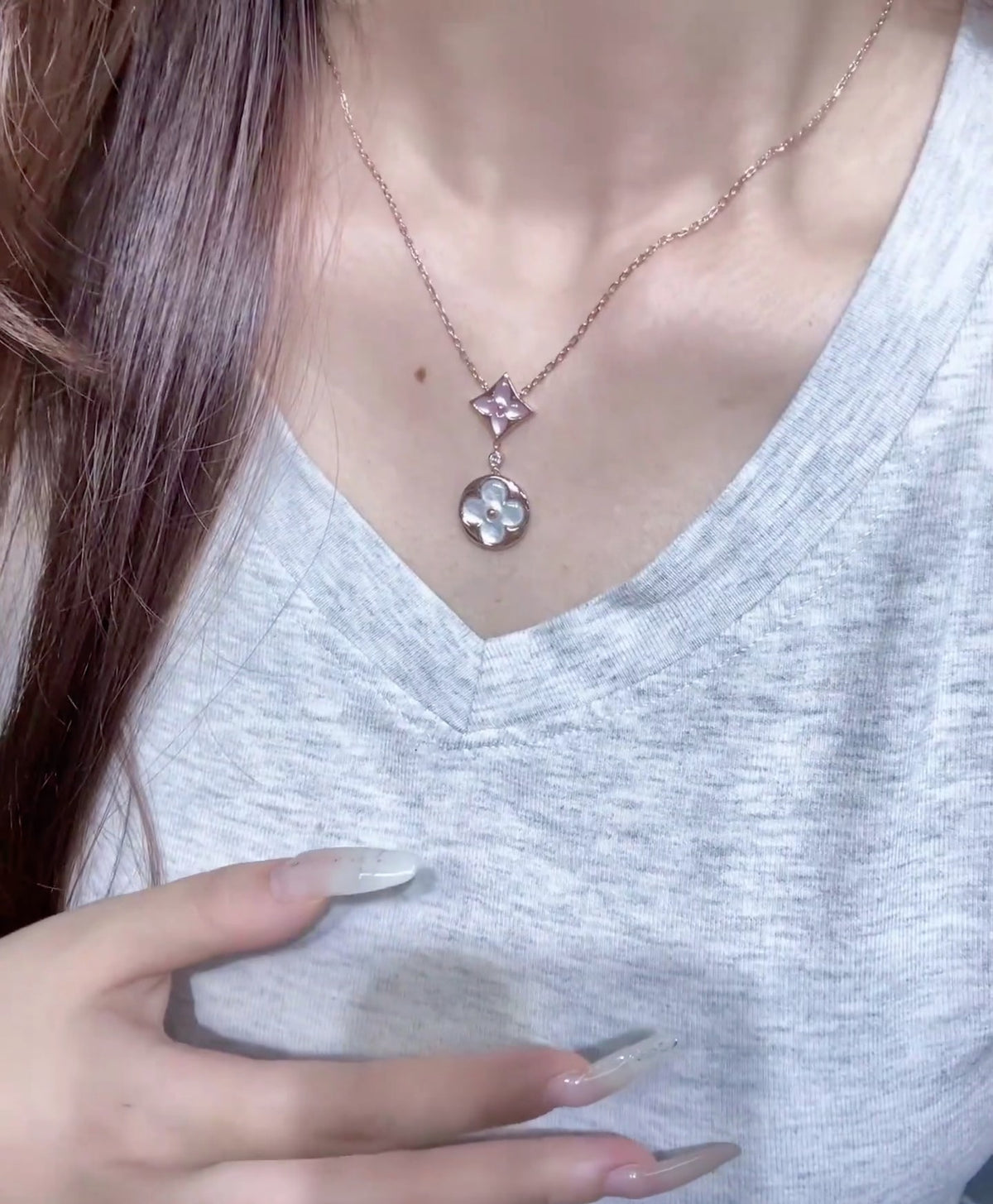 Louis Vuitton Double Flower Necklace - album image 8