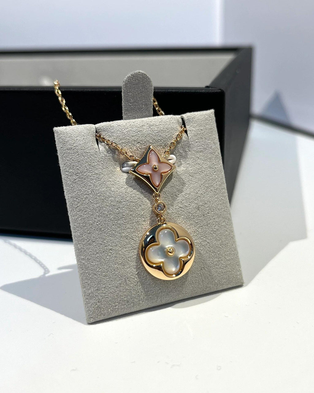 Louis Vuitton Double Flower Necklace - album image 7