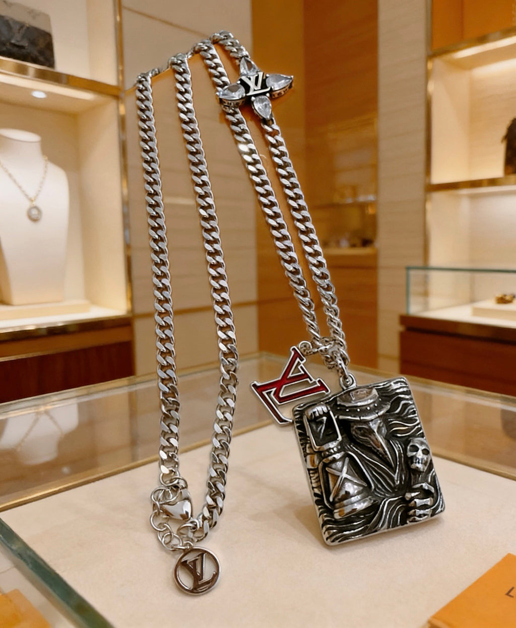 Louis Vuitton Silver-Tone Antiqued Chain Necklace - album image 7