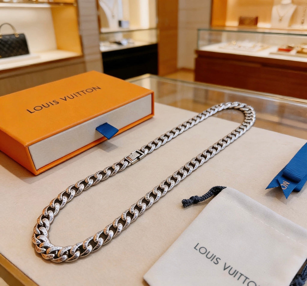 Louis Vuitton Silver-Tone Antiqued Chain Necklace - album image 4