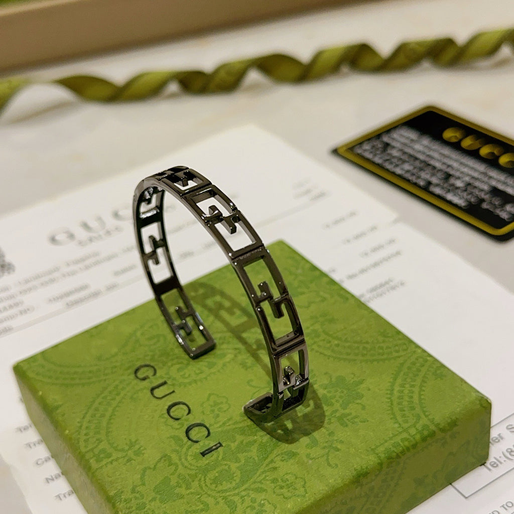 Gucci Anger Forest Interlocking G Antiqued Bangle - album image 4