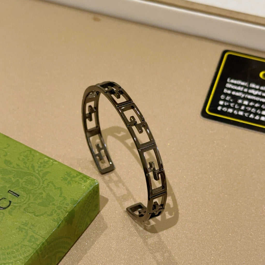 Gucci Anger Forest Interlocking G Antiqued Bangle - album image 1