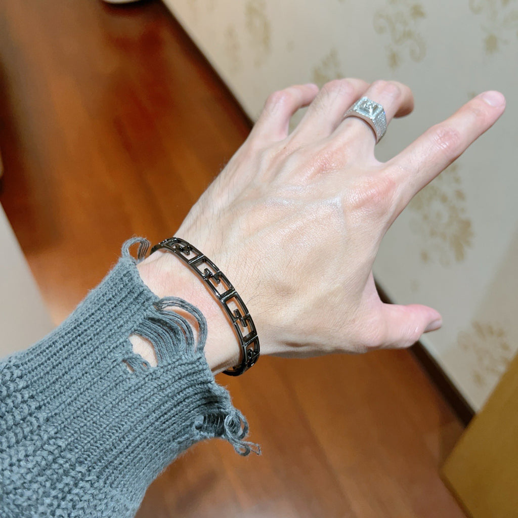 Gucci Anger Forest Interlocking G Antiqued Bangle - album image 3