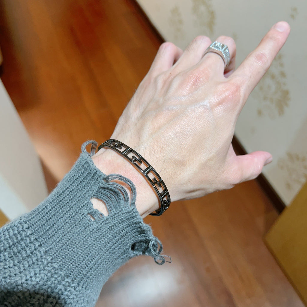 Gucci Anger Forest Interlocking G Antiqued Bangle - album image 6
