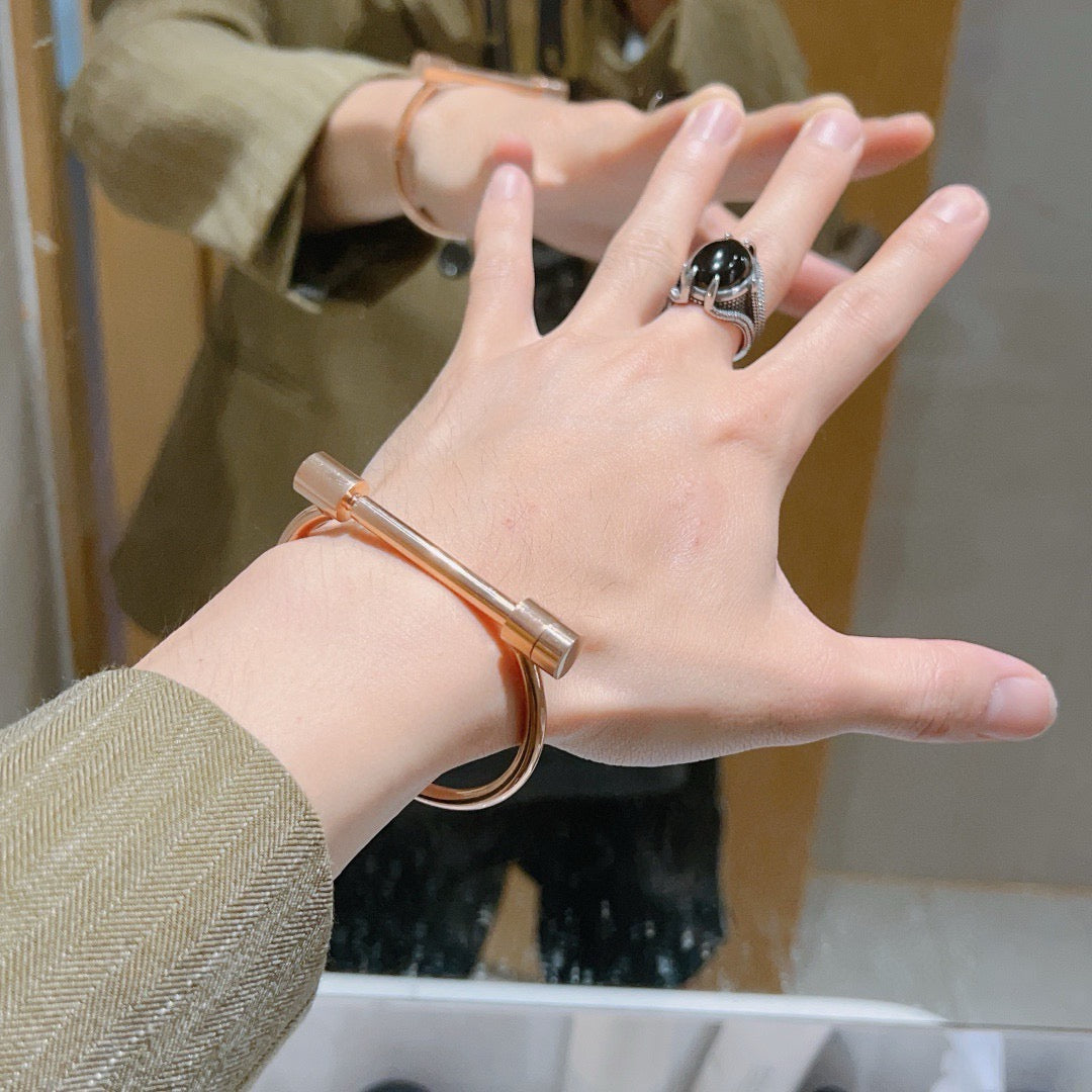 Gucci Anger Forest Interlocking G Antique Silver-Tone Silver-Tone Antiqued Bangle - album image 9